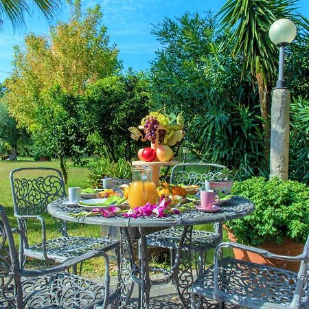 Hostly - Country House Donoratico - Only For Families Buitenkant foto