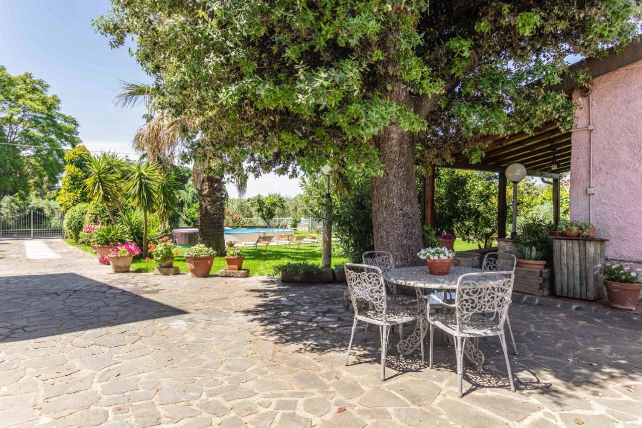 Hostly - Country House Donoratico - Only For Families Buitenkant foto