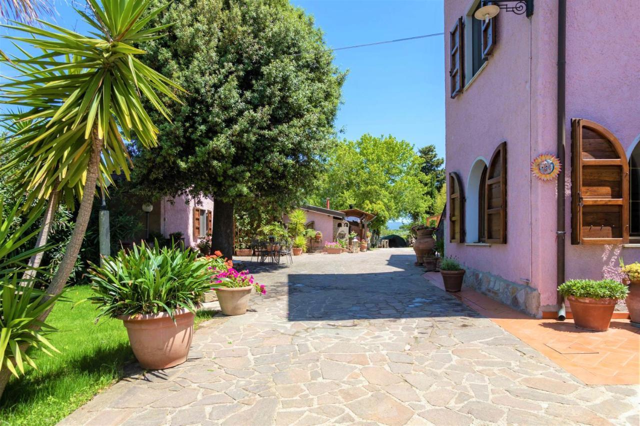 Hostly - Country House Donoratico - Only For Families Buitenkant foto